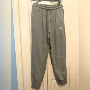 Like new Nike men’s joggers. Light grey. Size Small